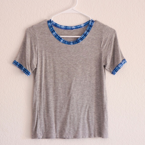 Simple Tee - Picture 1 of 3